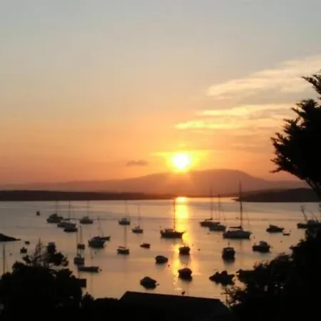 فندق مبيت وإفطار Channel View 3*